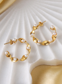 Pearl Twisted Earings