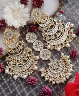 Kundan Earing & Mangtika