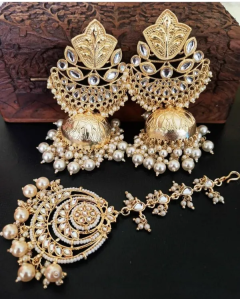 Kundan Earing & Mangtika